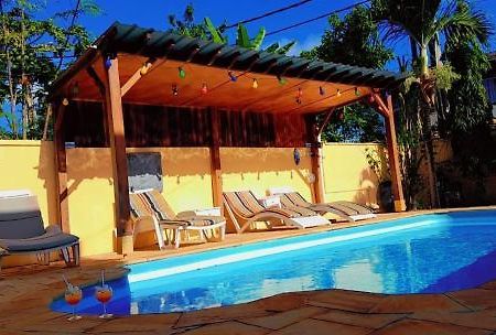 Jolie Villa Santa Avec Piscine Pointe-aux-Piments Bagian luar foto