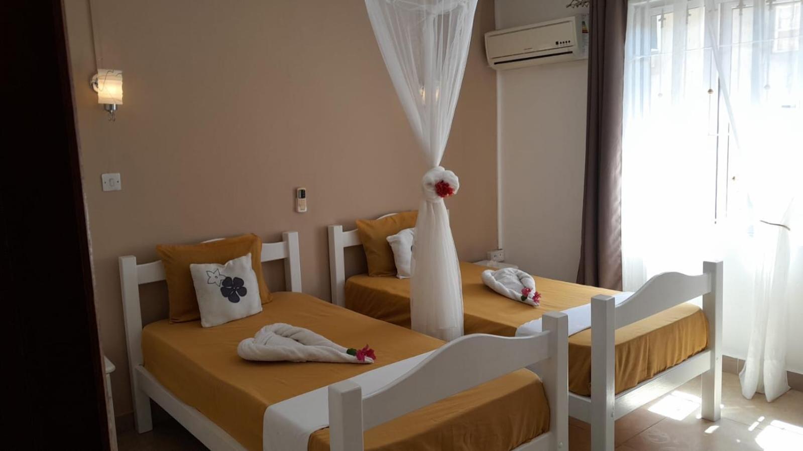 Jolie Villa Santa Avec Piscine Pointe-aux-Piments Bagian luar foto