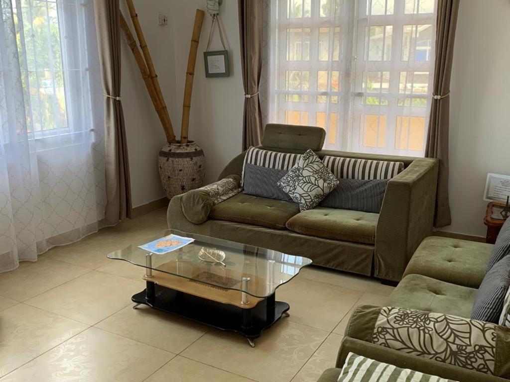 Jolie Villa Santa Avec Piscine Pointe-aux-Piments Bagian luar foto