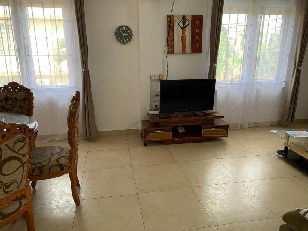 Jolie Villa Santa Avec Piscine Pointe-aux-Piments Bagian luar foto