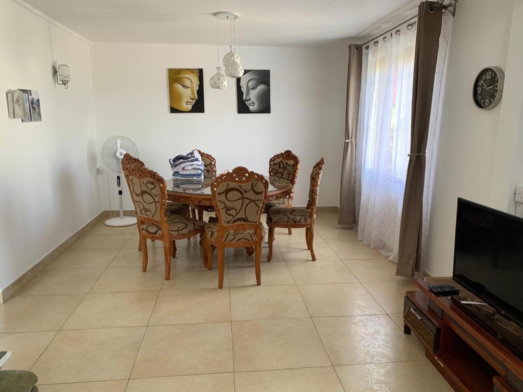 Jolie Villa Santa Avec Piscine Pointe-aux-Piments Bagian luar foto