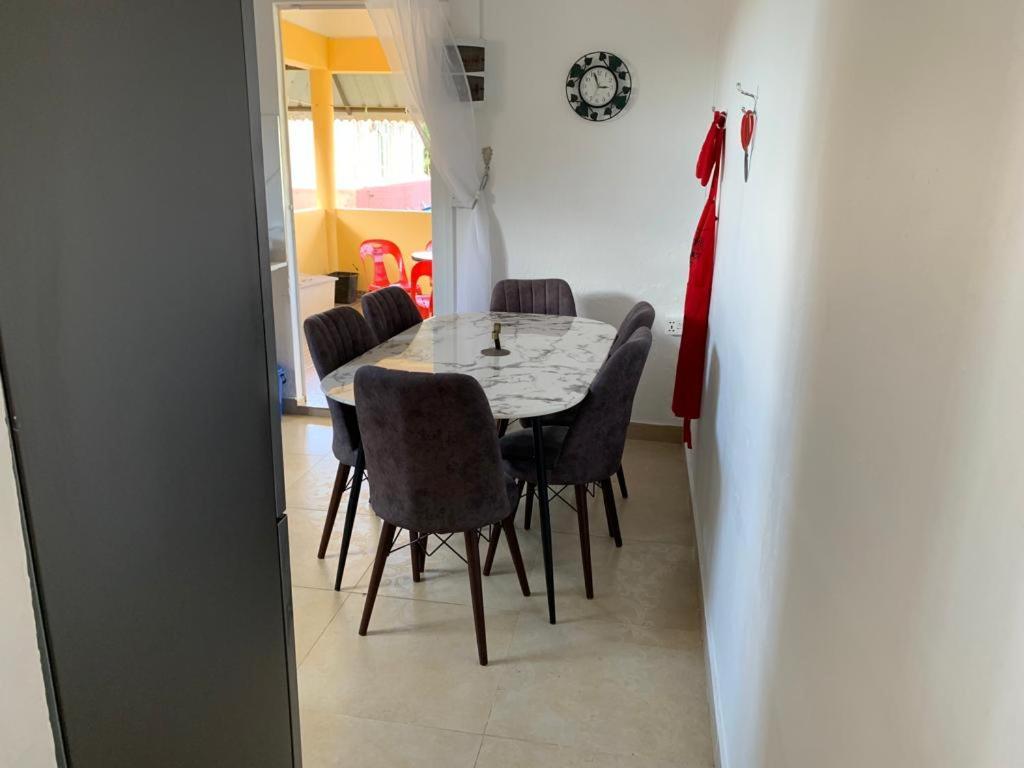 Jolie Villa Santa Avec Piscine Pointe-aux-Piments Bagian luar foto