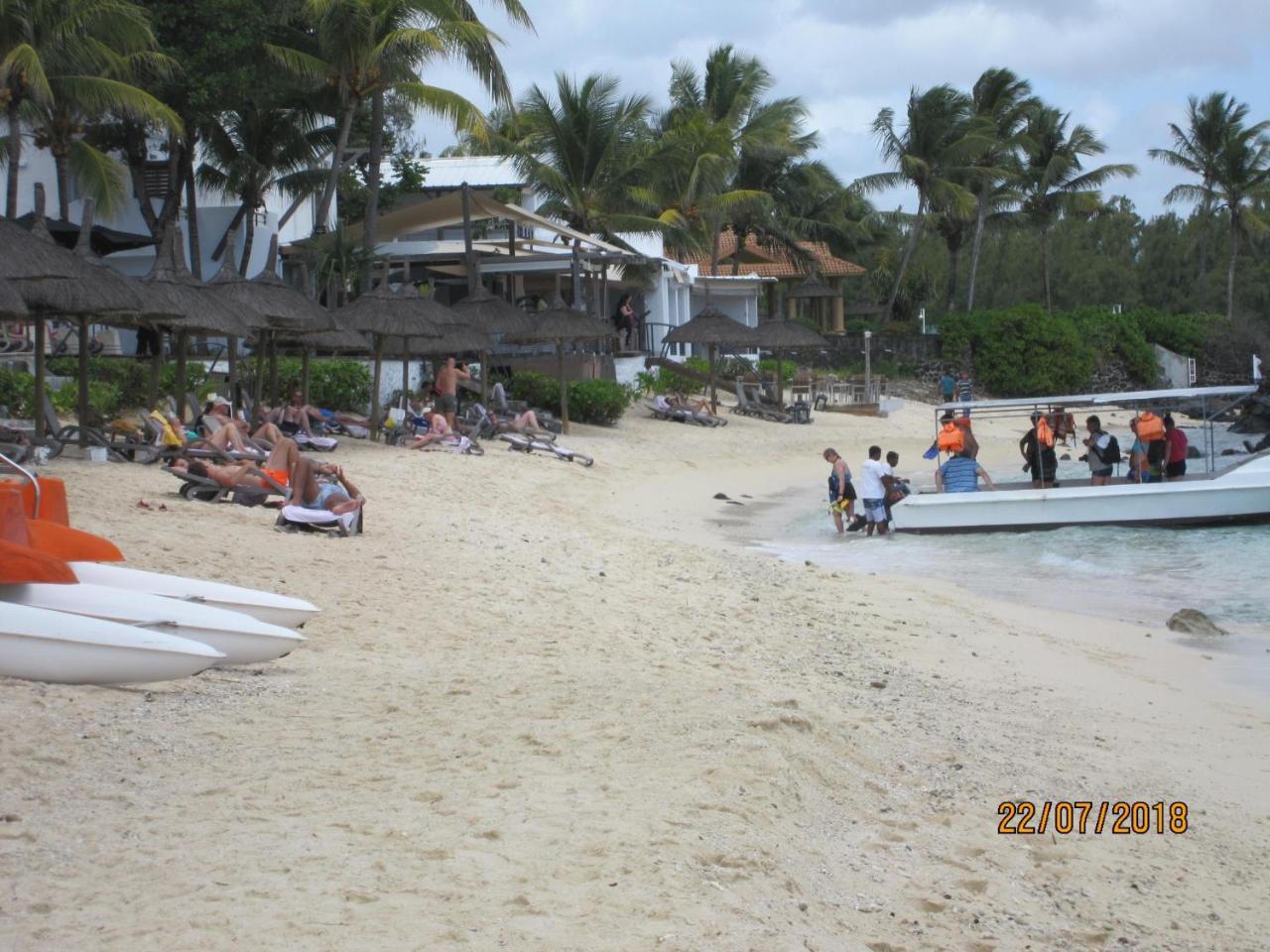 Jolie Villa Santa Avec Piscine Pointe-aux-Piments Bagian luar foto